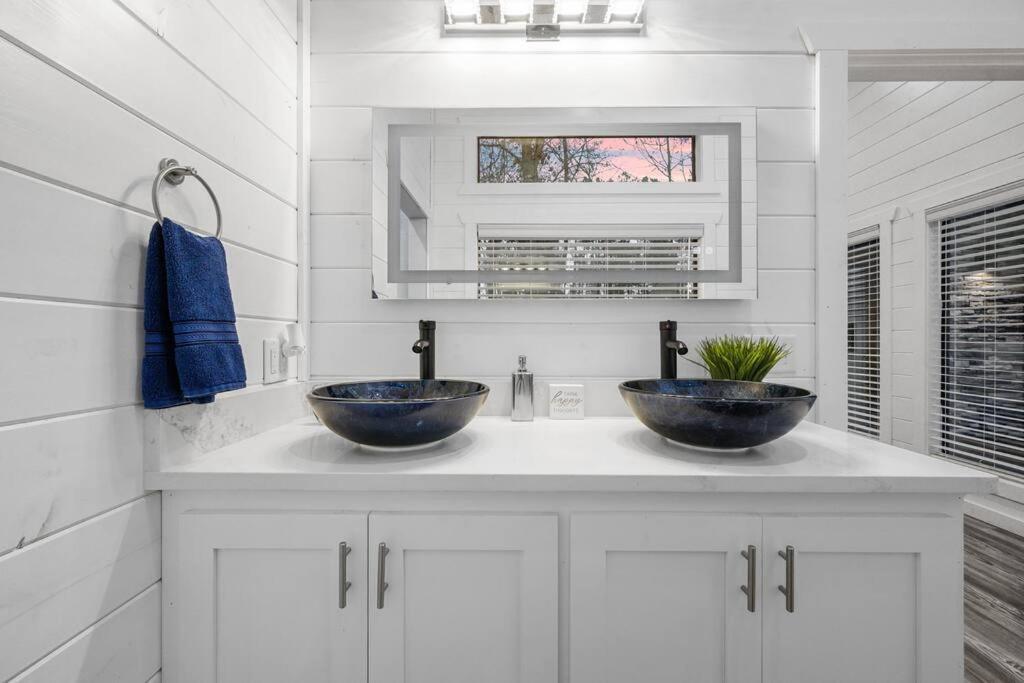 Diamond Cabin W/ Jet Shower & Secluded Back Deck! 브로큰보우 외부 사진