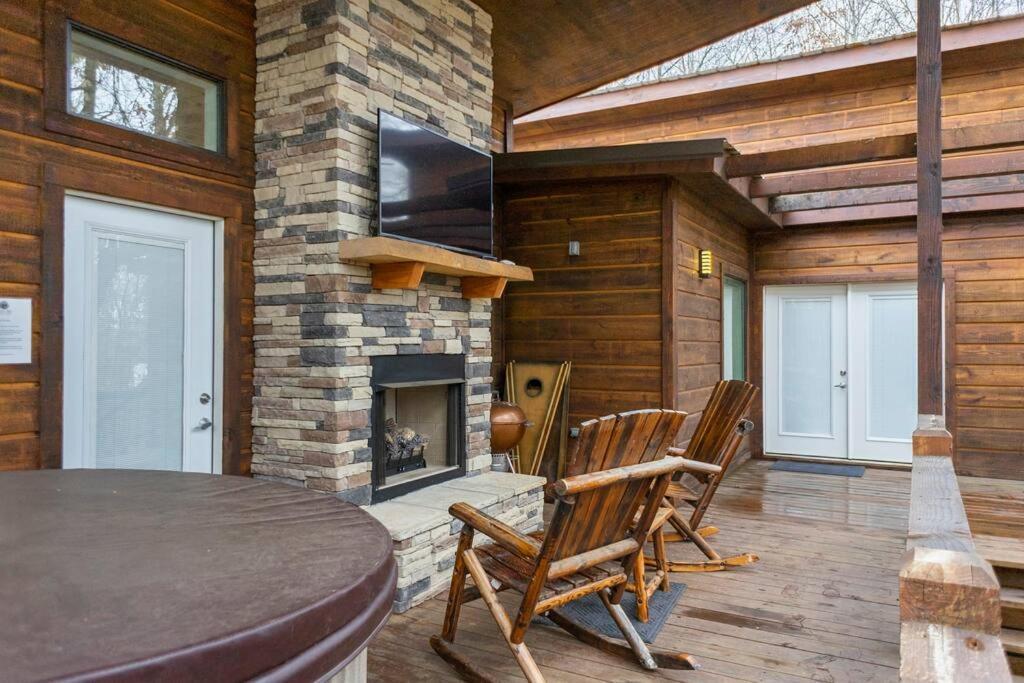 Diamond Cabin W/ Jet Shower & Secluded Back Deck! 브로큰보우 외부 사진