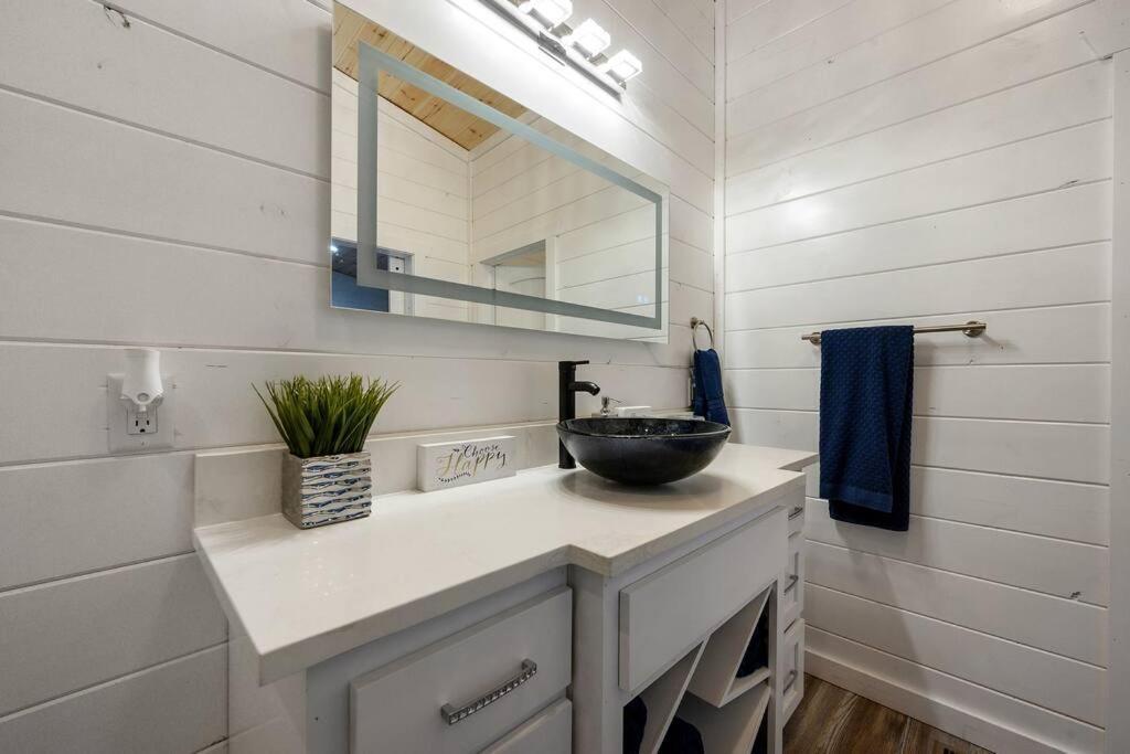 Diamond Cabin W/ Jet Shower & Secluded Back Deck! 브로큰보우 외부 사진