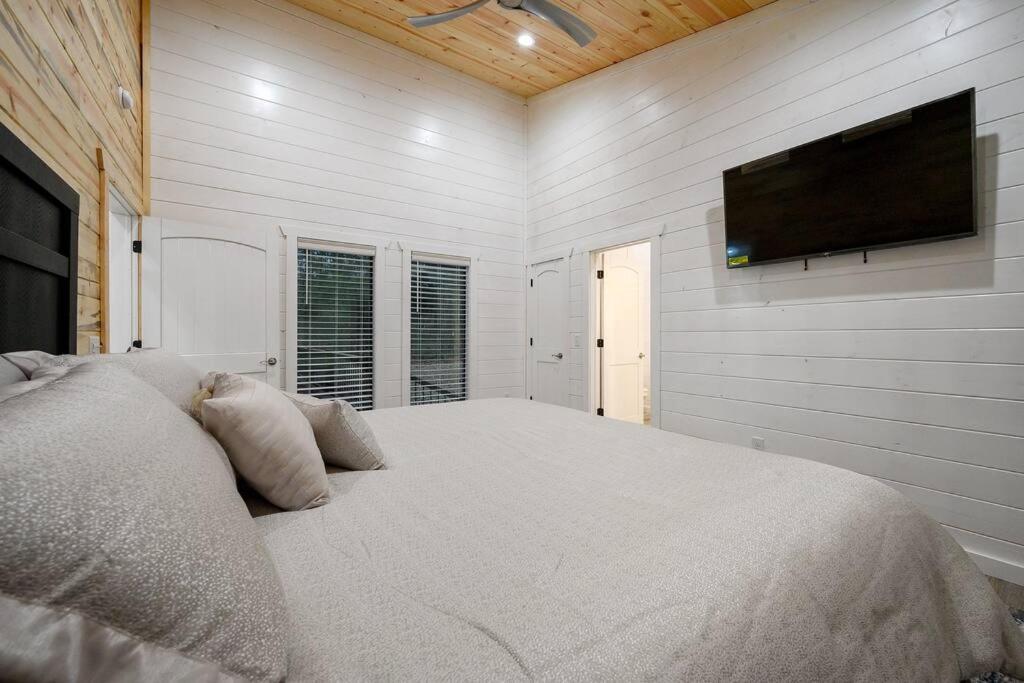 Diamond Cabin W/ Jet Shower & Secluded Back Deck! 브로큰보우 외부 사진