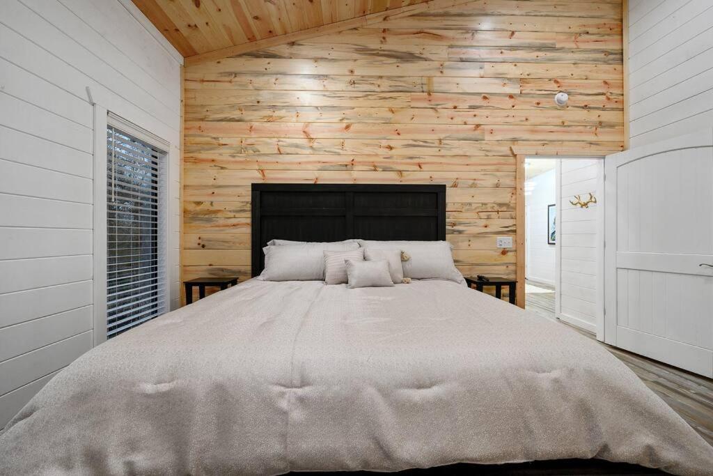 Diamond Cabin W/ Jet Shower & Secluded Back Deck! 브로큰보우 외부 사진