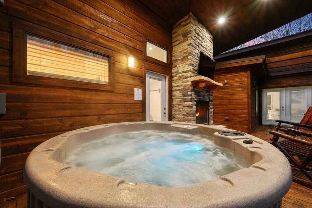 Diamond Cabin W/ Jet Shower & Secluded Back Deck! 브로큰보우 외부 사진