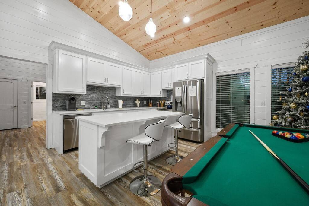 Diamond Cabin W/ Jet Shower & Secluded Back Deck! 브로큰보우 외부 사진